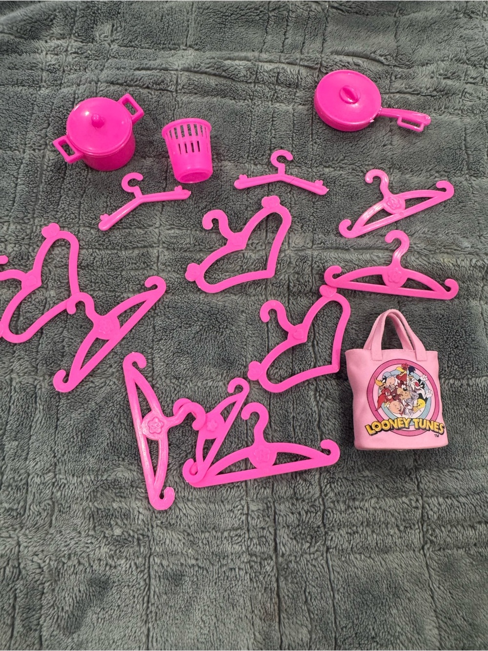 Warner Bros. Hot Pink Doll Accessory Lot with Looney Tunes Tote